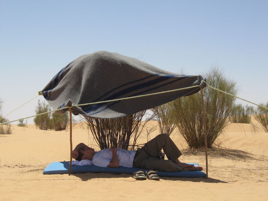 Rythmes du Sahara : la sieste, un temps incontournable dans le désert !