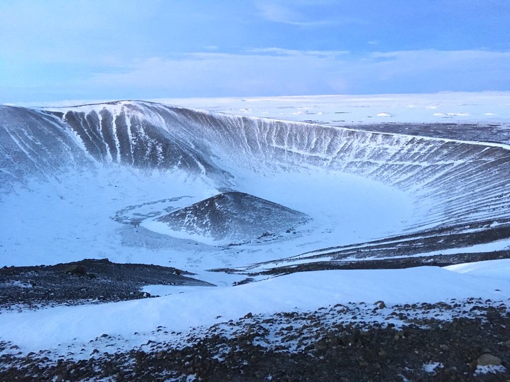 voyage en Islande : cratère du volcan Hverfjall, dans le Nord de l'île